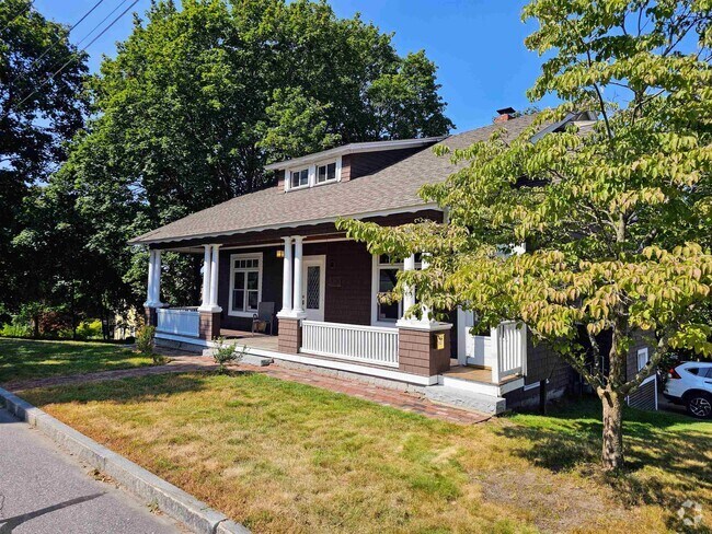 Building Photo - 446 Milton St Unit 1 Rental