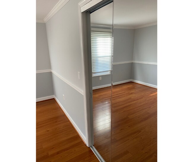 438 Main St Unit Top Floor D AVAILABLE $750 Top Floor D