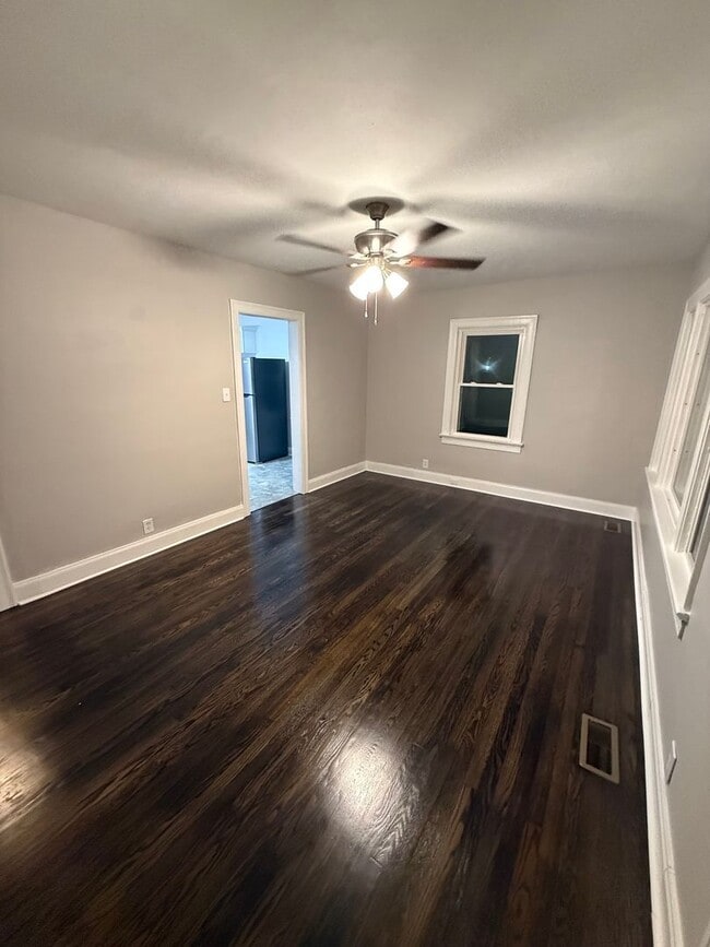 Photo - 2 Bedroom 1 Bath Home For Rent Near Madison Street!