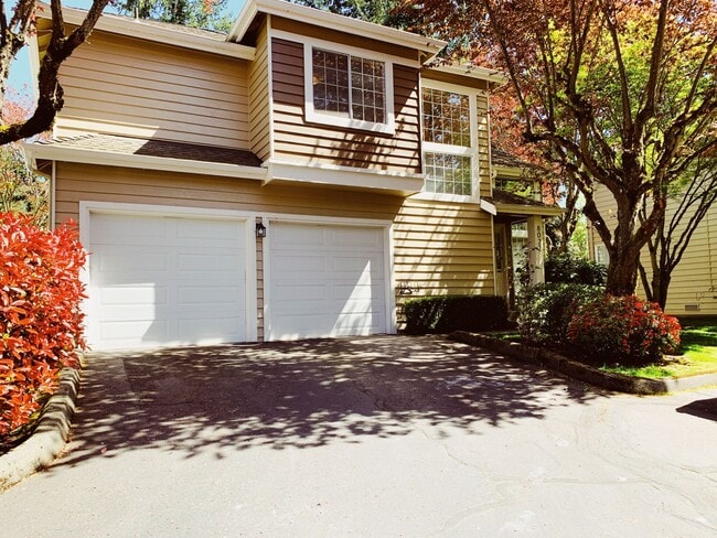 Building Photo - 3Bd/2.5Ba Kirkland Townhome