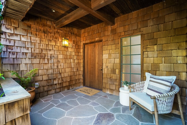 Photo - 1 Rimrock Rd