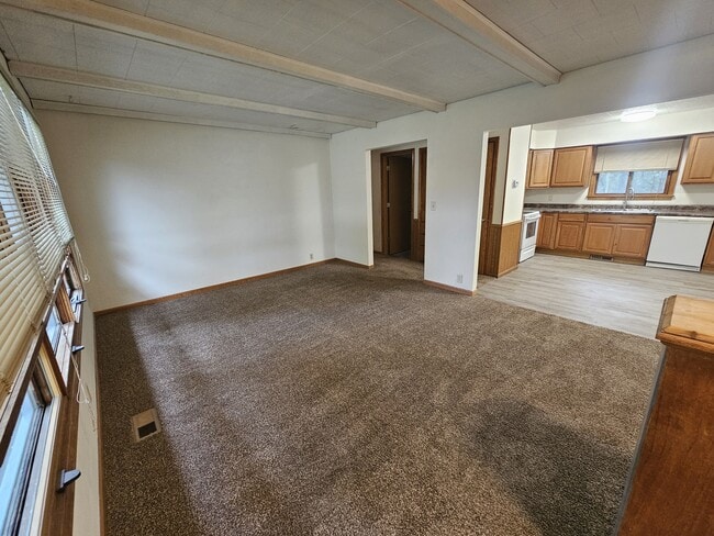 Photo - 132 E Pomeroy St