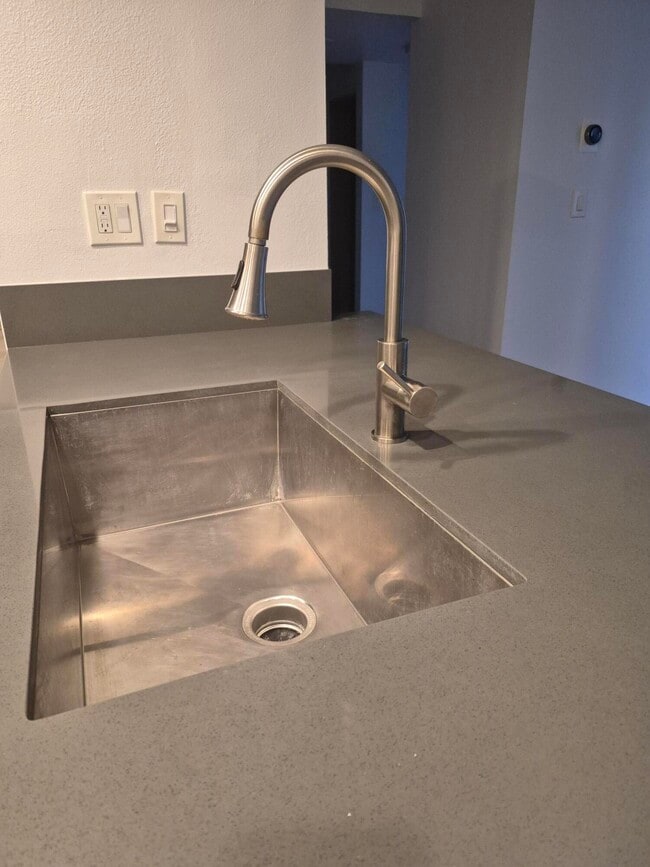 Photo - 600 W 9th St Unit 502