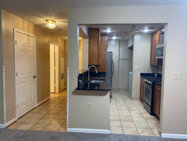 Photo - 10024 Vanderbilt Circle Unit 2