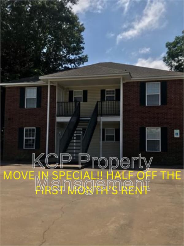 Building Photo - 815 N 48th St Rental