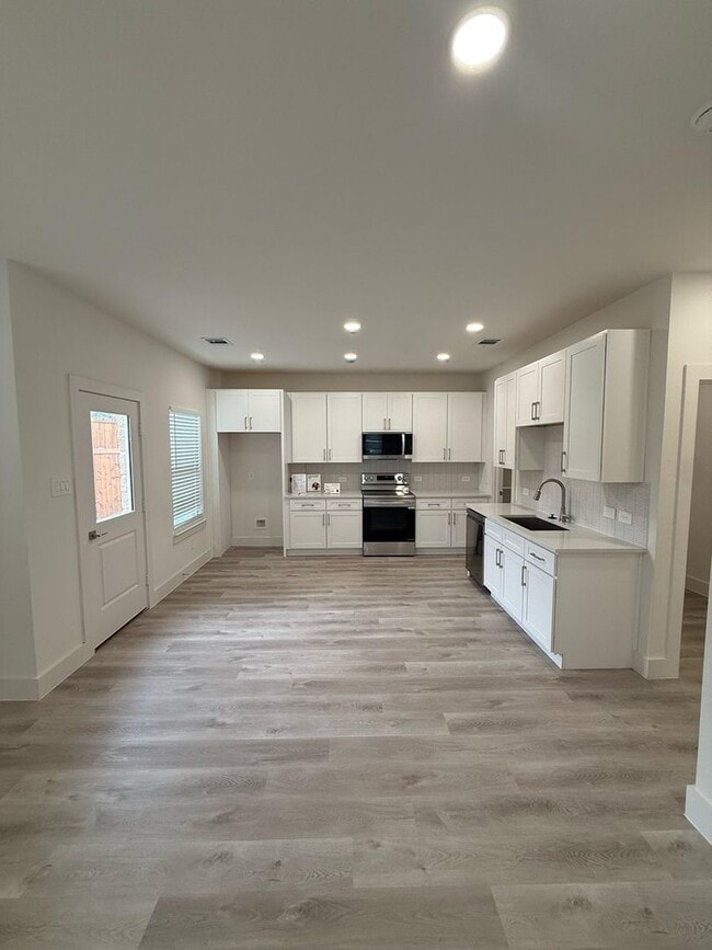 Photo - 144 Pinkie Holmes Dr