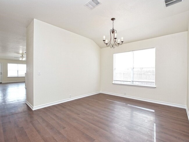 Photo - Beautiful 4 Bedroom / 2 Bath Home in Eagle’s Landing Subdivision