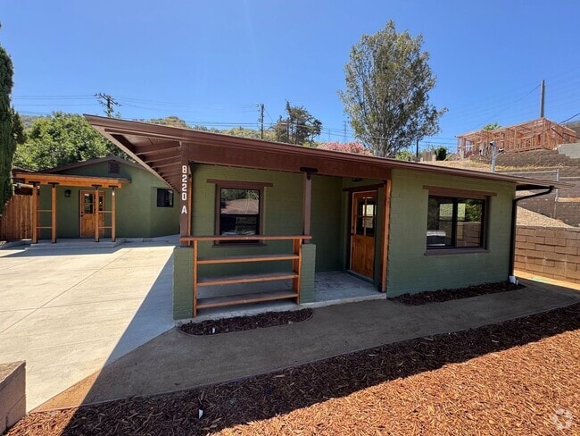 Building Photo - 8220 Edison Dr Unit 8220 Edison Drive #A Rental