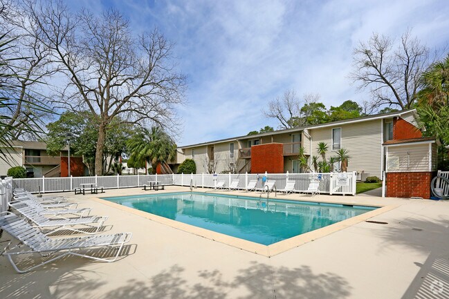 Photo - Castlewood Apartments