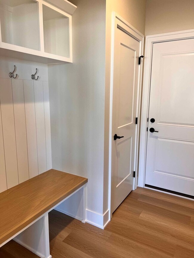 Photo - 470 S 91st St