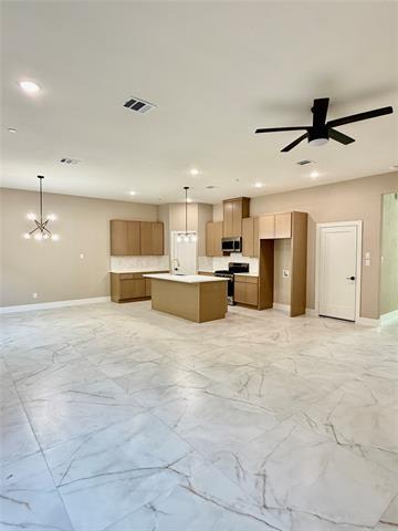 Photo - 2382 Usman Dr