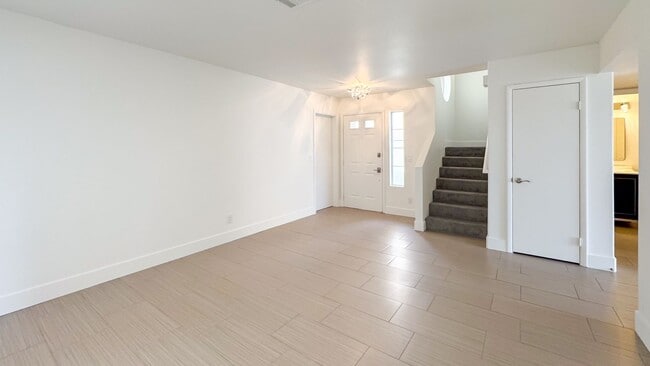 Photo - 3-Bed, 2.5-Bath Summerlin Home with Modern...