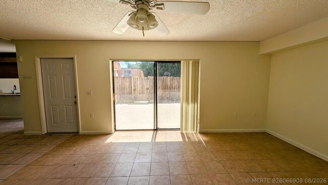 Photo - 555 Green Springs Pl