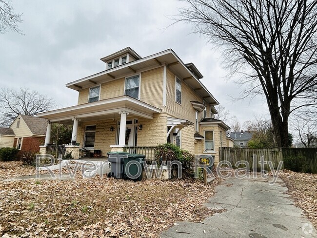 Building Photo - 121 N Willett St Rental