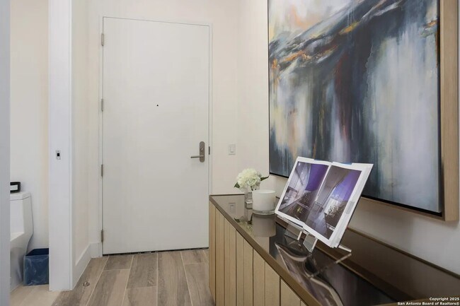 Photo - 123 Lexington Ave Unidad 1210