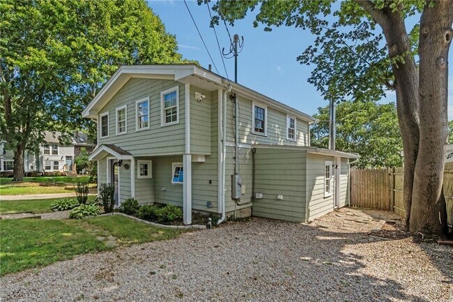 225 Waldron Ave
