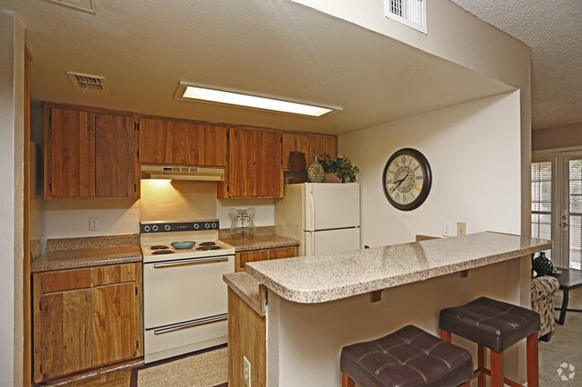 1BR,1BA - 618SF - KITCHEN