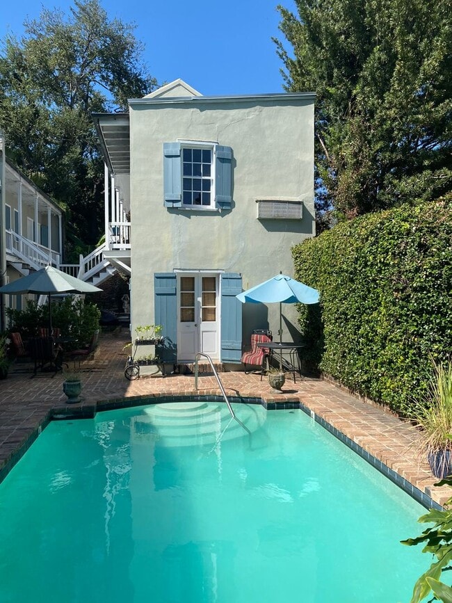 Photo - 1 BR / 1BA French Quarter Apt in Historic ...