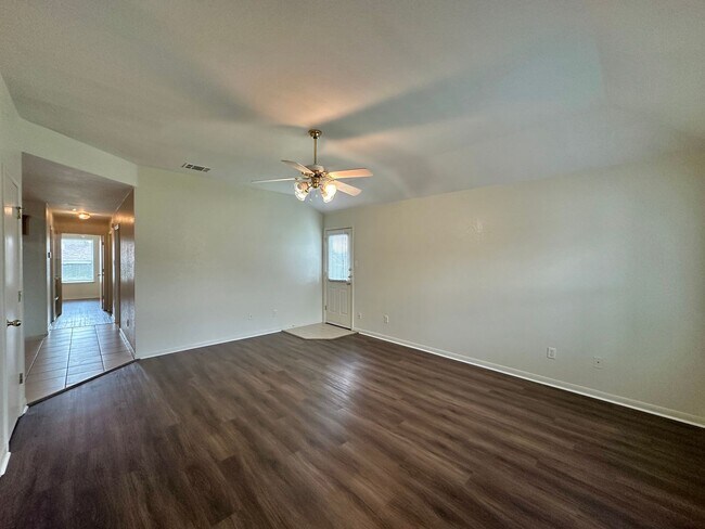 Photo - 1500 Cinch Dr