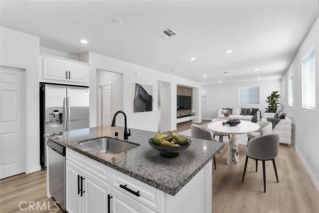 Photo - 14700 Sherman Way