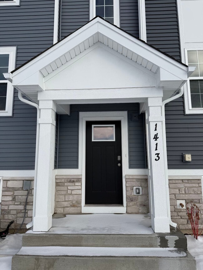 Photo - 1413 Oakfield Ln