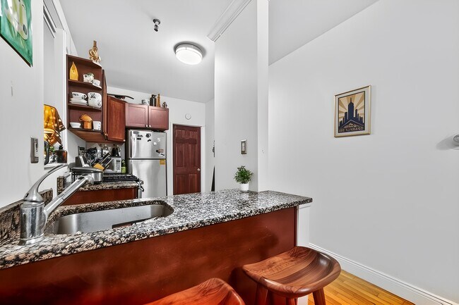 Photo - 117 Ogden Ave. Unit 1R