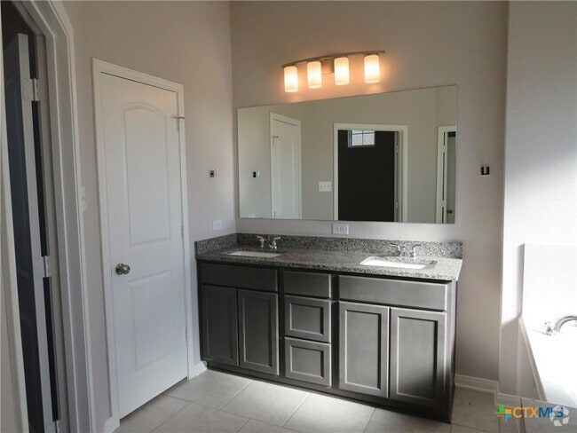 Building Photo - 6308 Golden Gate Dr Rental