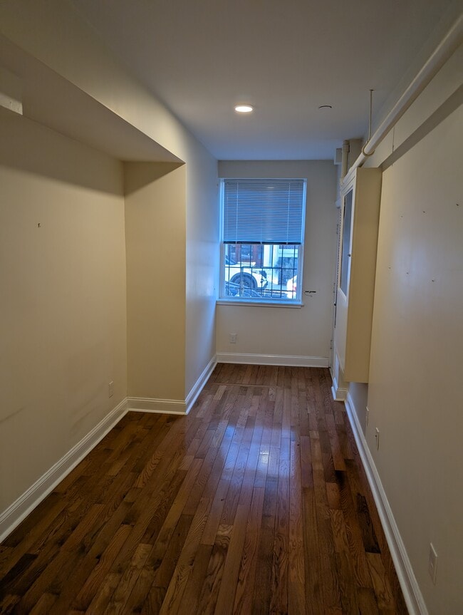 130 Sutherland Rd Unit B