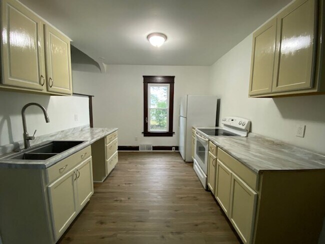 Photo - Cozy 2-Bed Single-Family in East Akron — P...