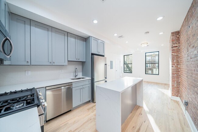 Building Photo - 230 Willow Ave Unit 4