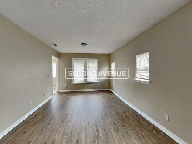 Photo - 1740 Myrtle Ave N