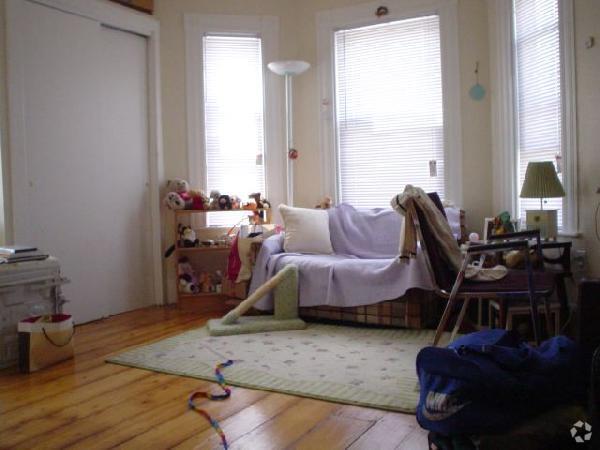 Building Photo - 35 Waverly St Unit 2 Rental