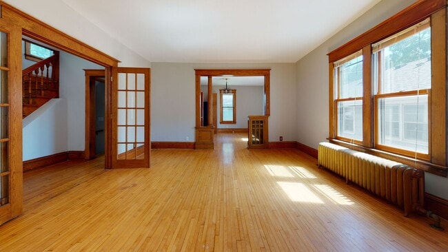 Building Photo - Affordable 5-Bedroom House - Close to U of...