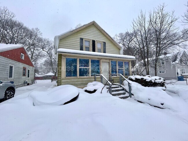 Building Photo - 2417 Reynolds St