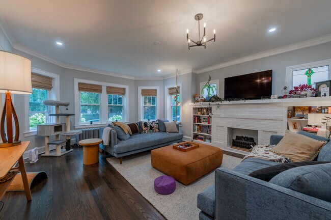 Photo - 1318 Dewey Ave Unit 2