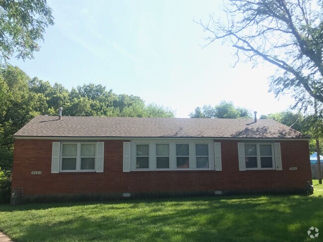 Building Photo - 2001-2003 N Adams C&amp;M Unit 2003 Rental