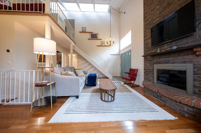 Photo - 3477 Pilgrim Ln N