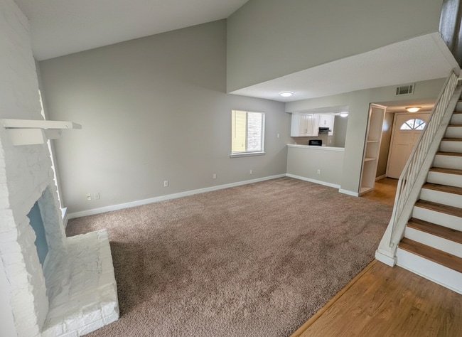 Building Photo - 1711 Burton Dr Unit B