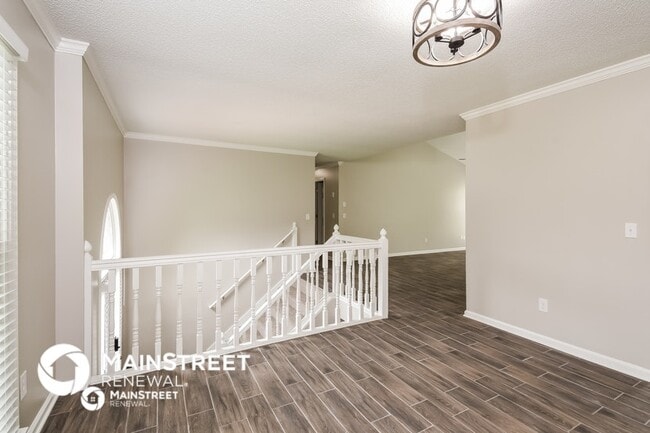 Photo - 17 Stonecreek Dr SW