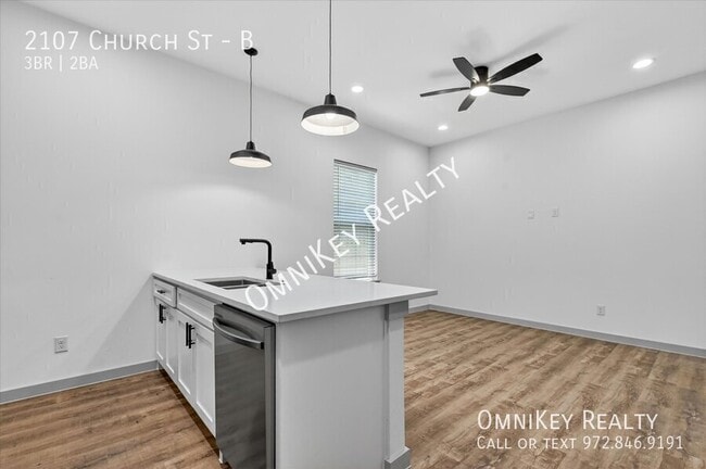 Photo - 2107 Church St Unit B