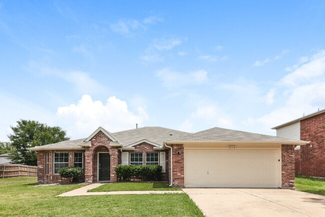 Building Photo - 2114 Rose May Dr