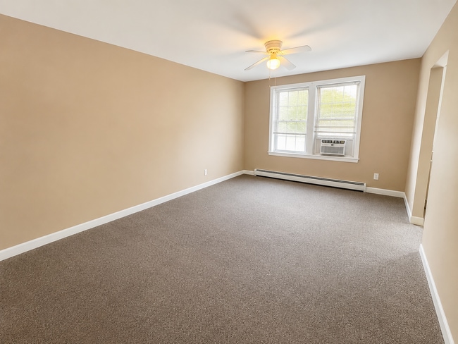Photo - 639 Willis Ave Unit Apartment 2
