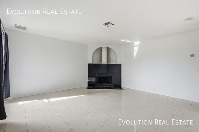 Photo - 20251 N 3rd Dr