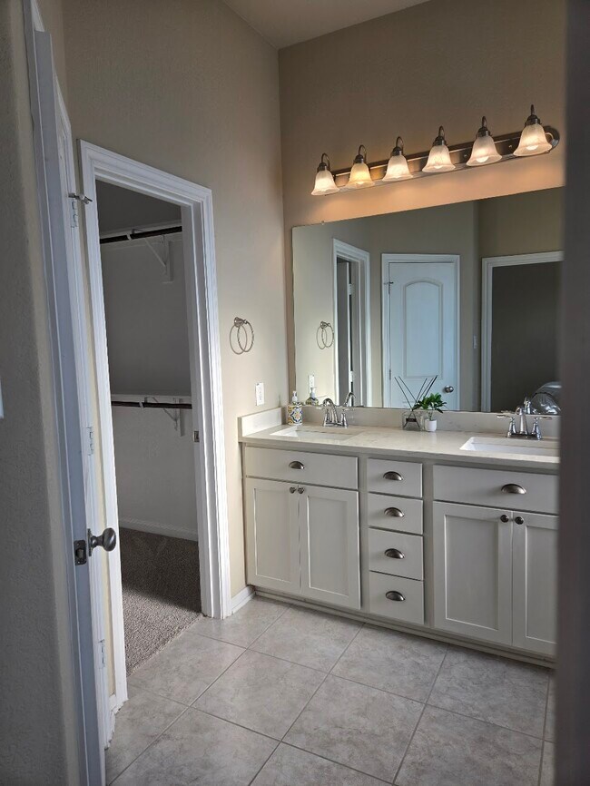 Photo - 115 Axlewood Ct