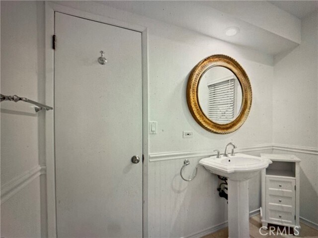 Photo - 23804 Oxnard St