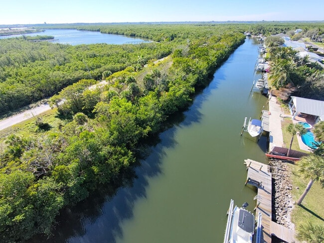 Photo - 929 Jackson Way