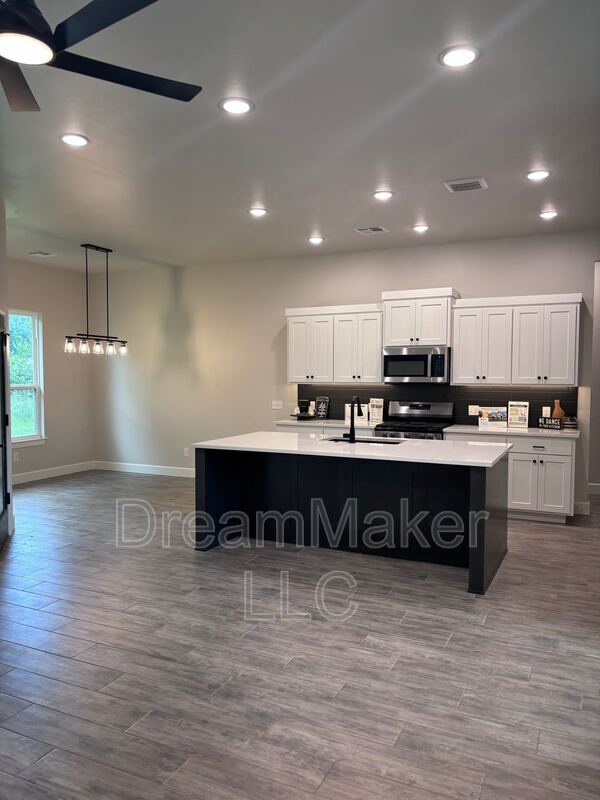 Photo - 103 Trimble Dr