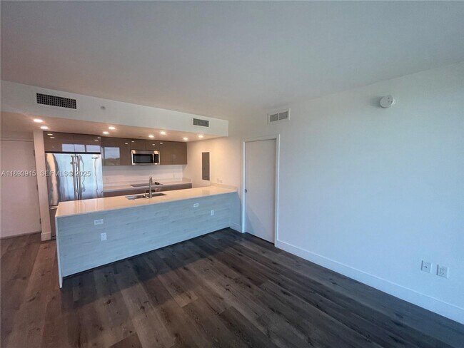 Photo - 13800 Highland Dr Unit 604