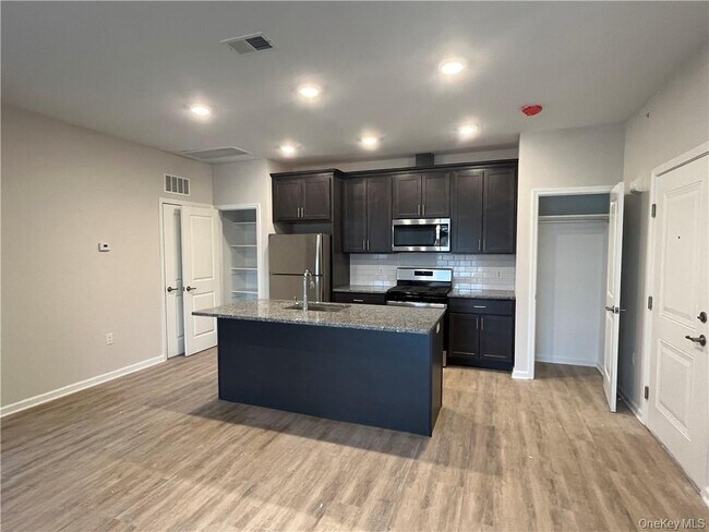 Photo - 313 Tower Ridge Cir