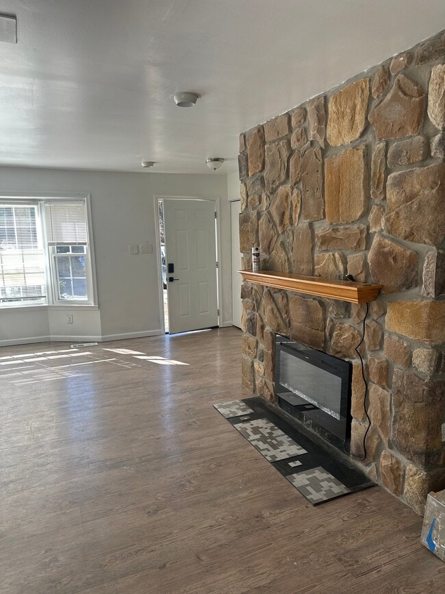 Photo - 6913 Woodstream Ln